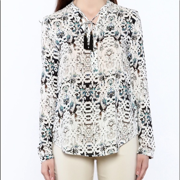 Tribal Jeans Tribal Print Blouse with Tassle Sz Xs - Picture 4 of 14